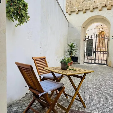 Holiday home Casetta Carens Nel Centro Storico Di Nardo